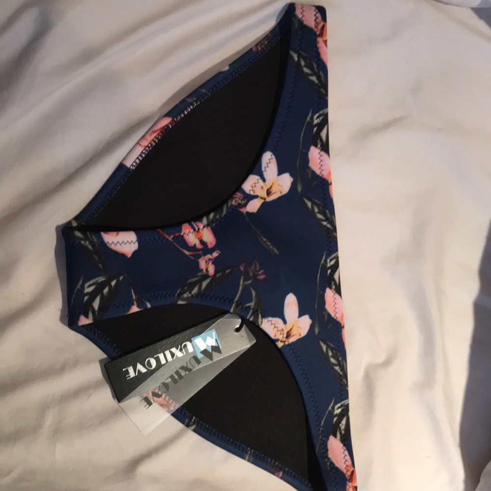 Blue flower print bikini bottoms